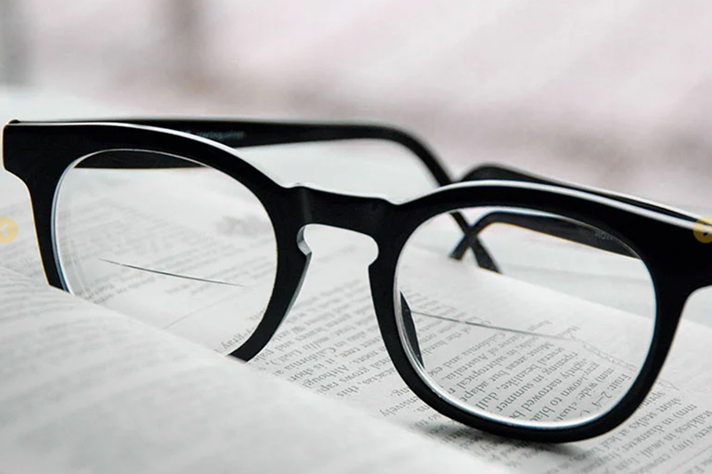 ¿Existe un rol para los lentes bifocales o progresivos en el manejo de la miopía?